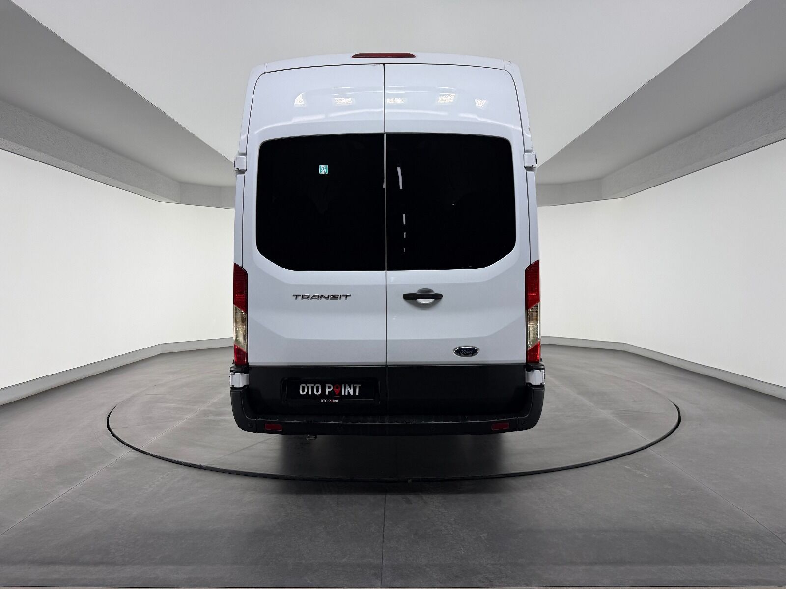Ford Transit 2.0 EcoBlue 440 E Deluxe UPG - 2023 - Detay