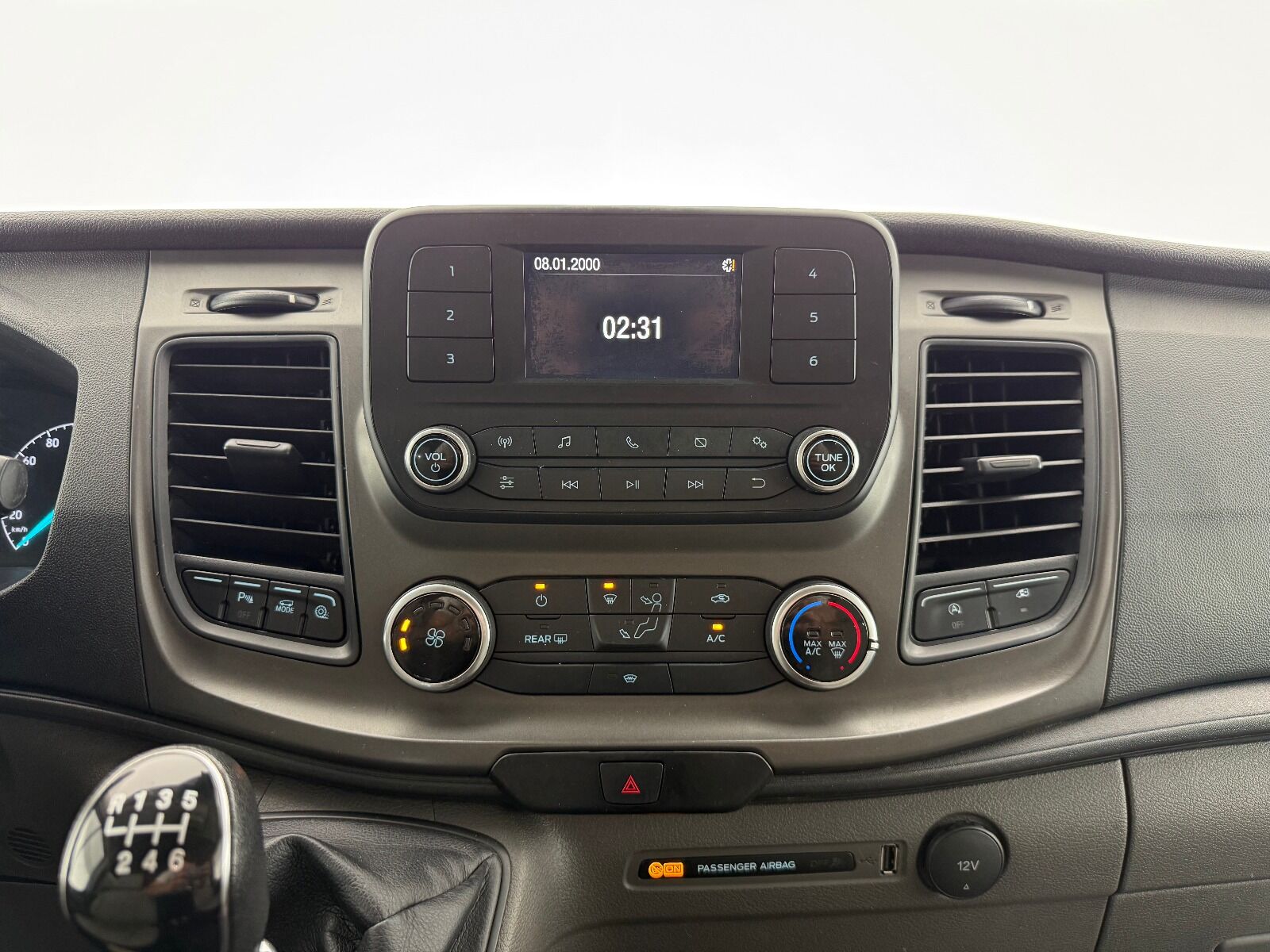 Ford Transit 2.0 EcoBlue 440 E Deluxe UPG - 2023 - Detay