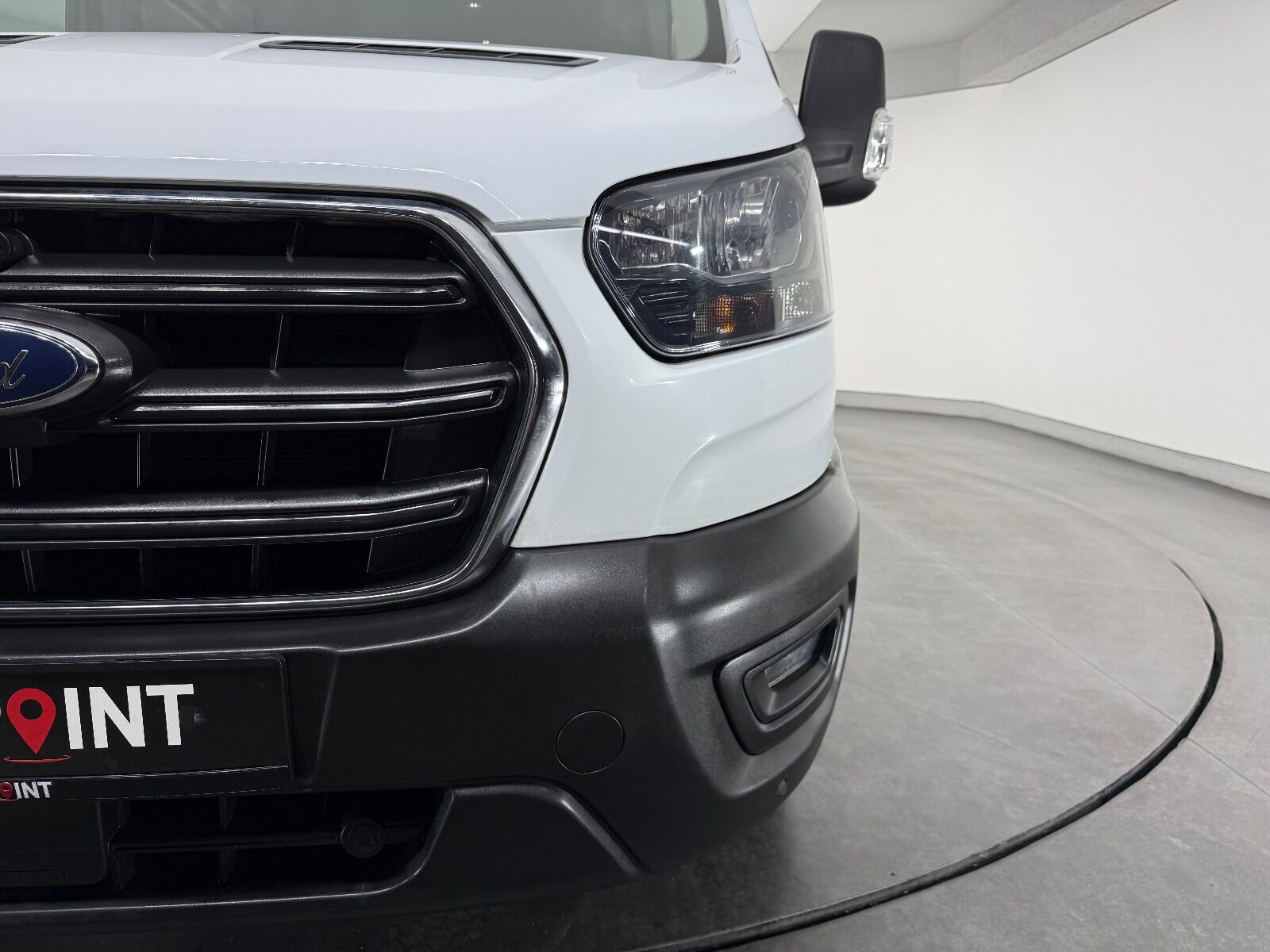 Ford Transit 2.0 EcoBlue 440 E Deluxe UPG - 2023 - Detay