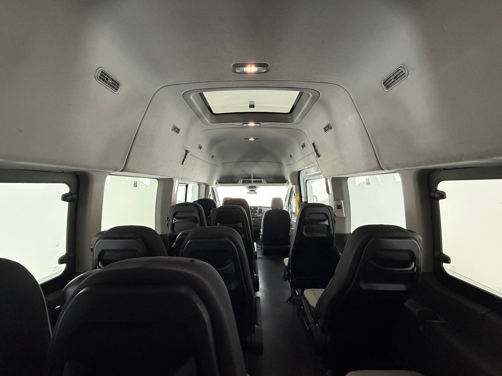 Ford Transit 2.0 EcoBlue 440 E Deluxe UPG - 2023 - Detay