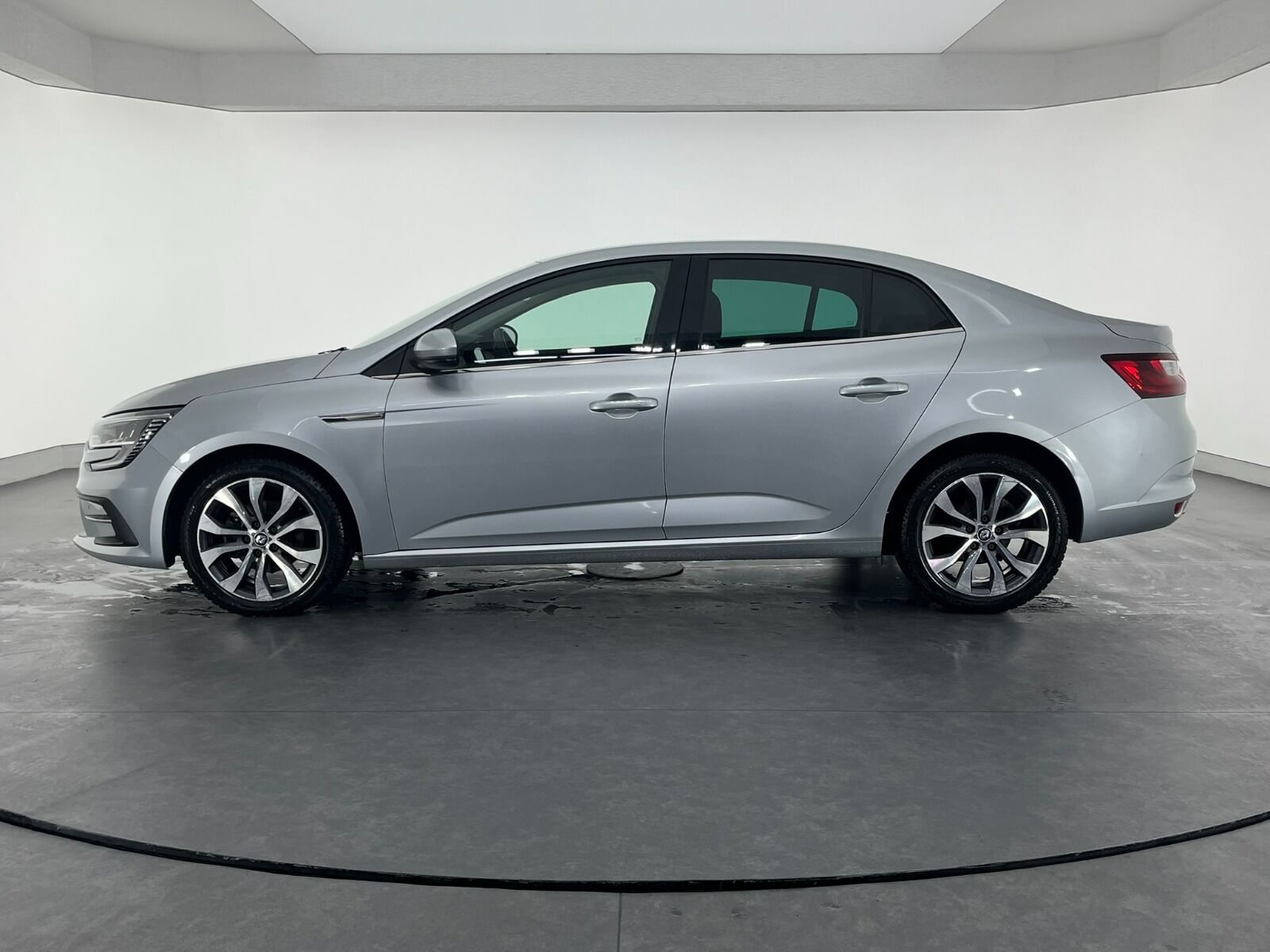 Renault Megane Sedan 1.5 Blue DCI Icon EDC - 2024 - Detay
