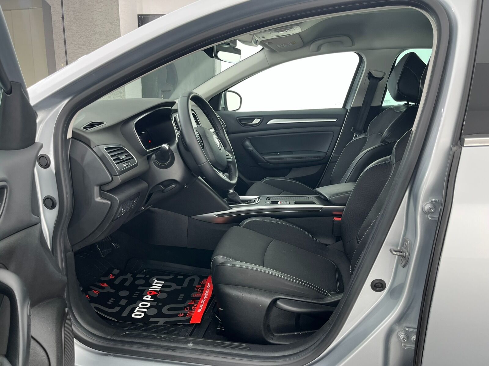 Renault Megane Sedan 1.5 Blue DCI Icon EDC - 2024 - Detay