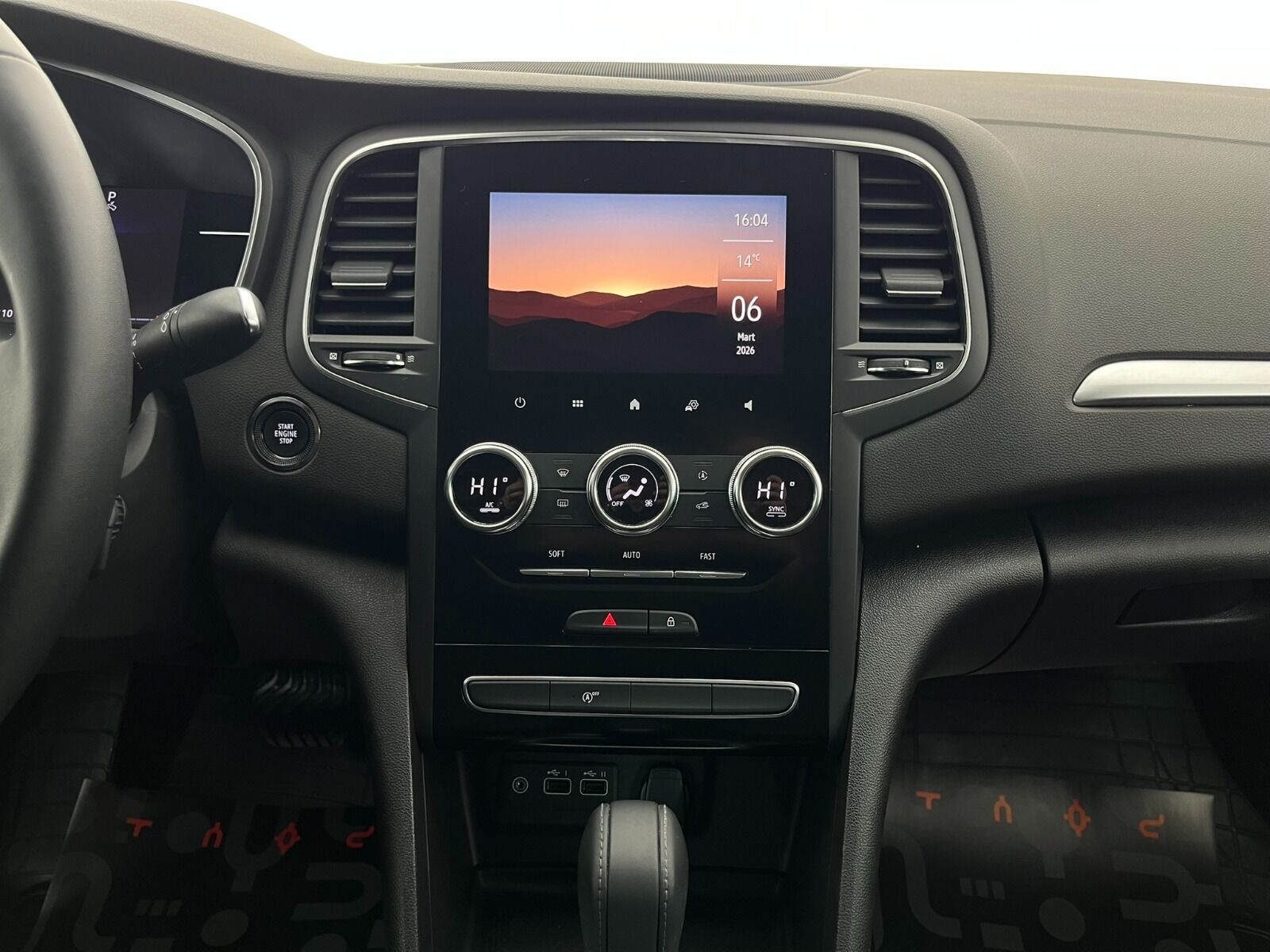 Renault Megane Sedan 1.5 Blue DCI Icon EDC - 2024 - Detay