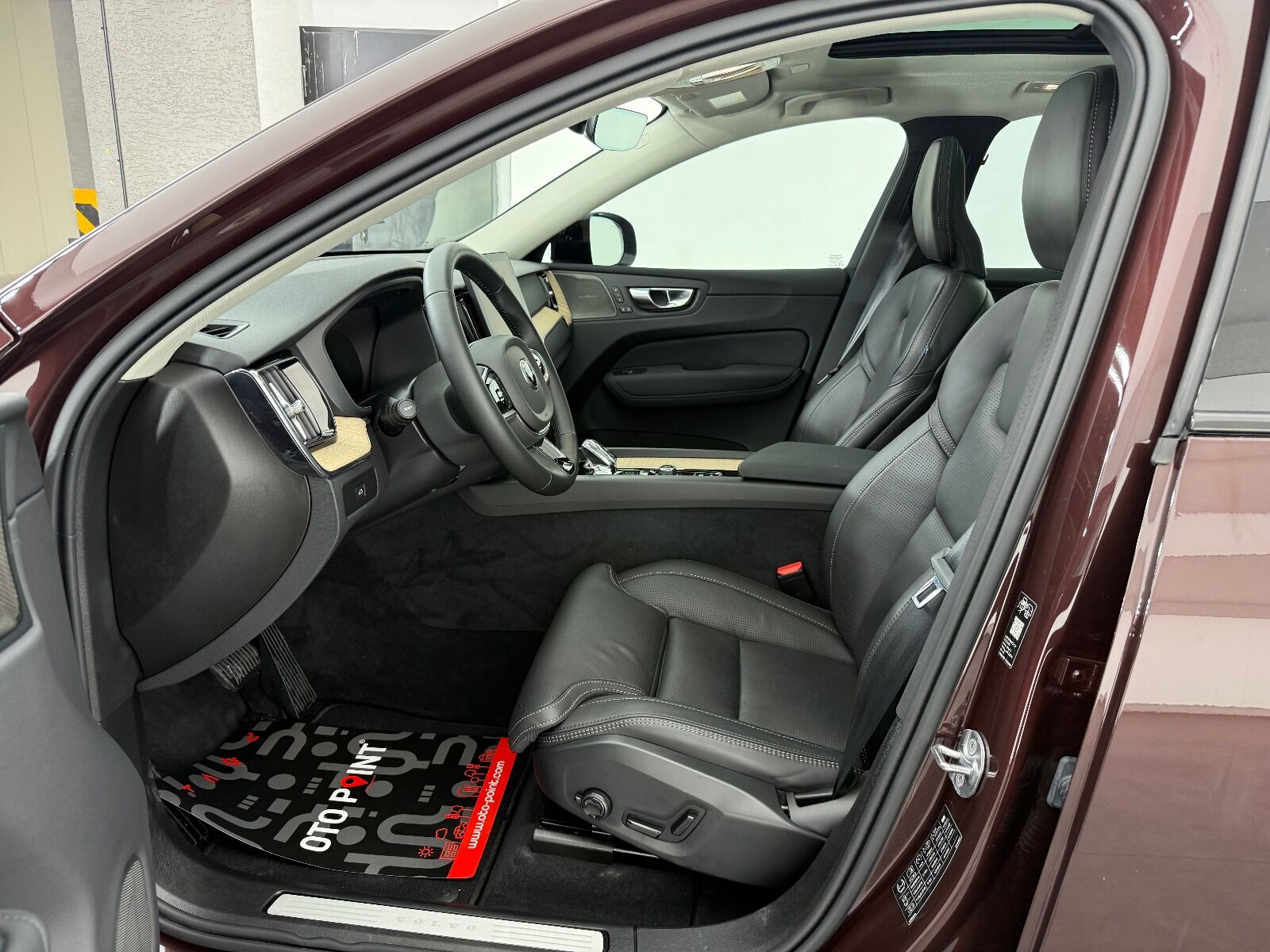 Volvo XC60 2.0 B5 MHEV Plus Dark AWD - 2025 - Detay