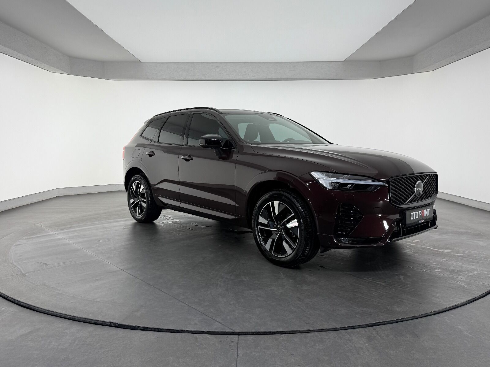 Volvo XC60 2.0 B5 MHEV Plus Dark AWD - 2025 - Detay