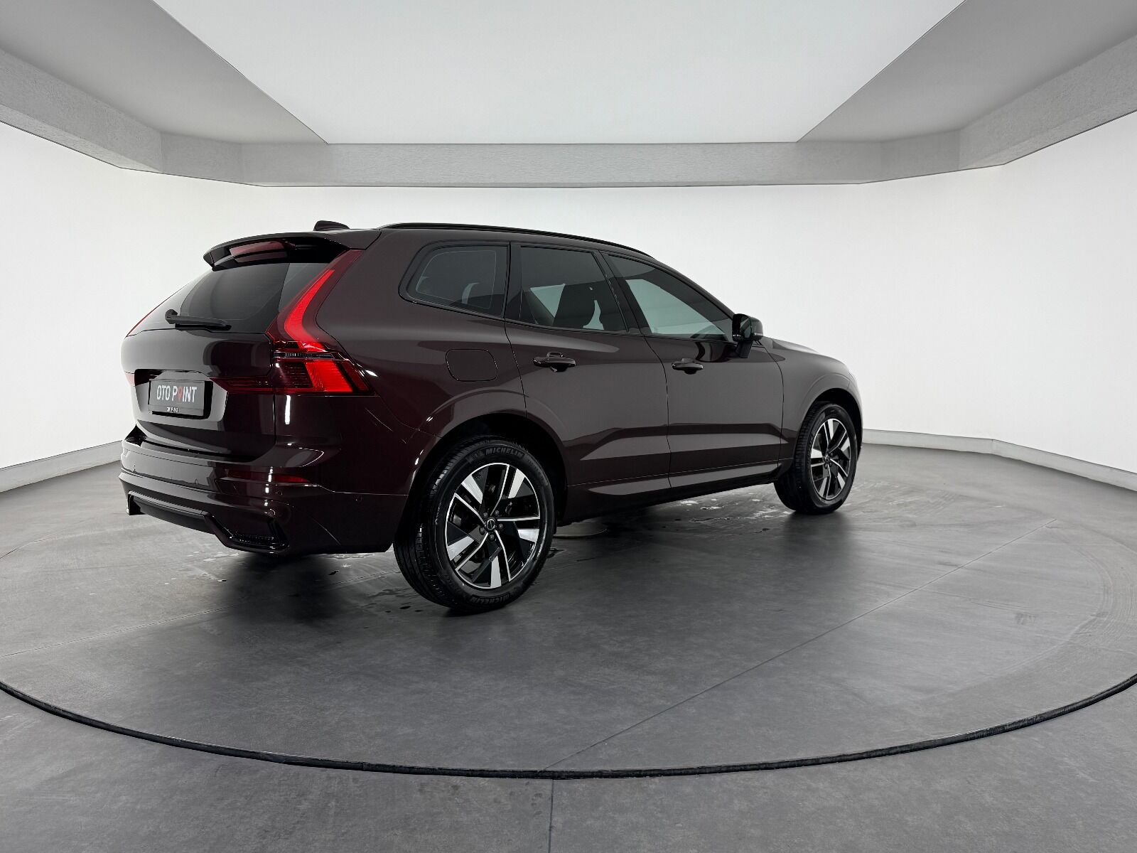 Volvo XC60 2.0 B5 MHEV Plus Dark AWD - 2025 - Detay