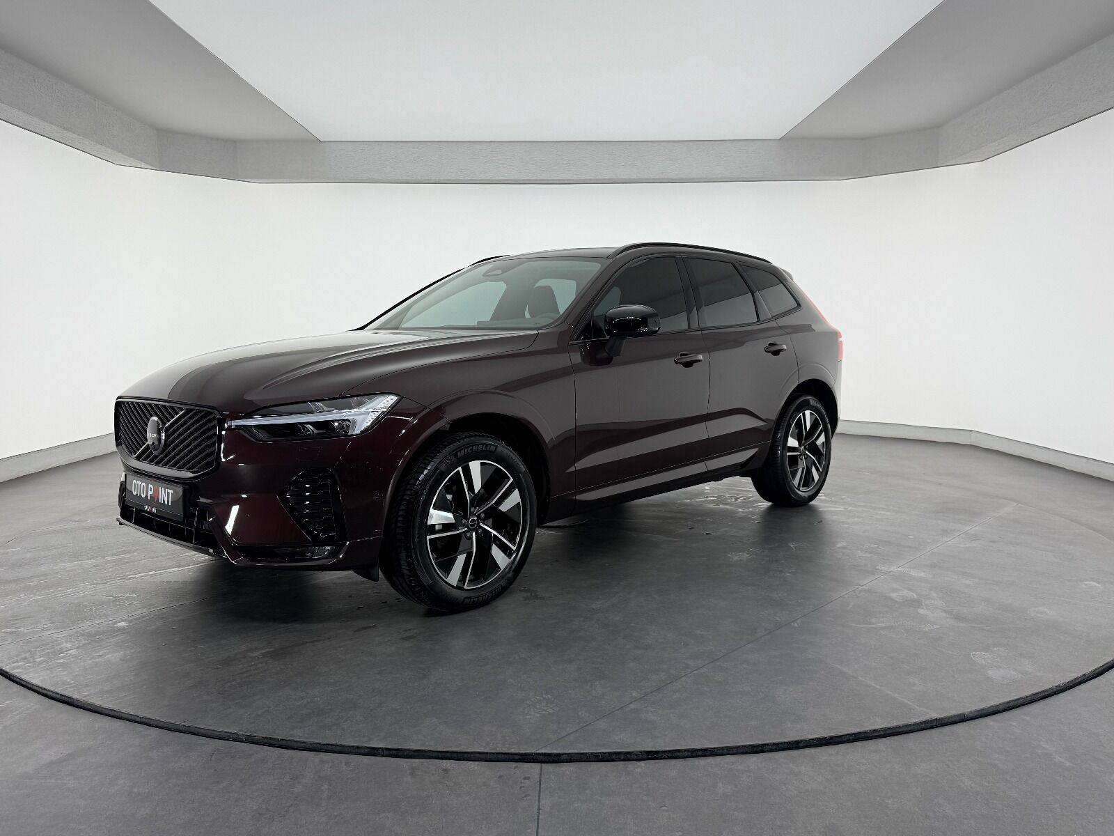 Volvo XC60 2.0 B5 MHEV Plus Dark AWD - 2025 - Detay