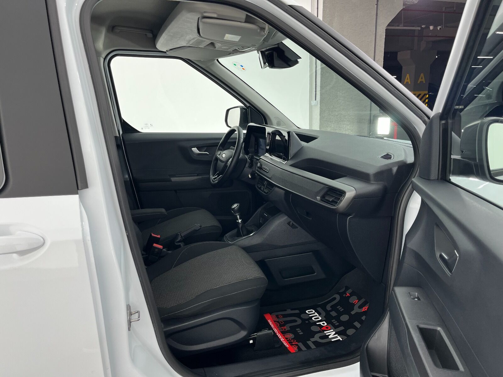 Ford Tourneo Courier Kombi 1.5 EcoBlue Deluxe - 2025 - Detay