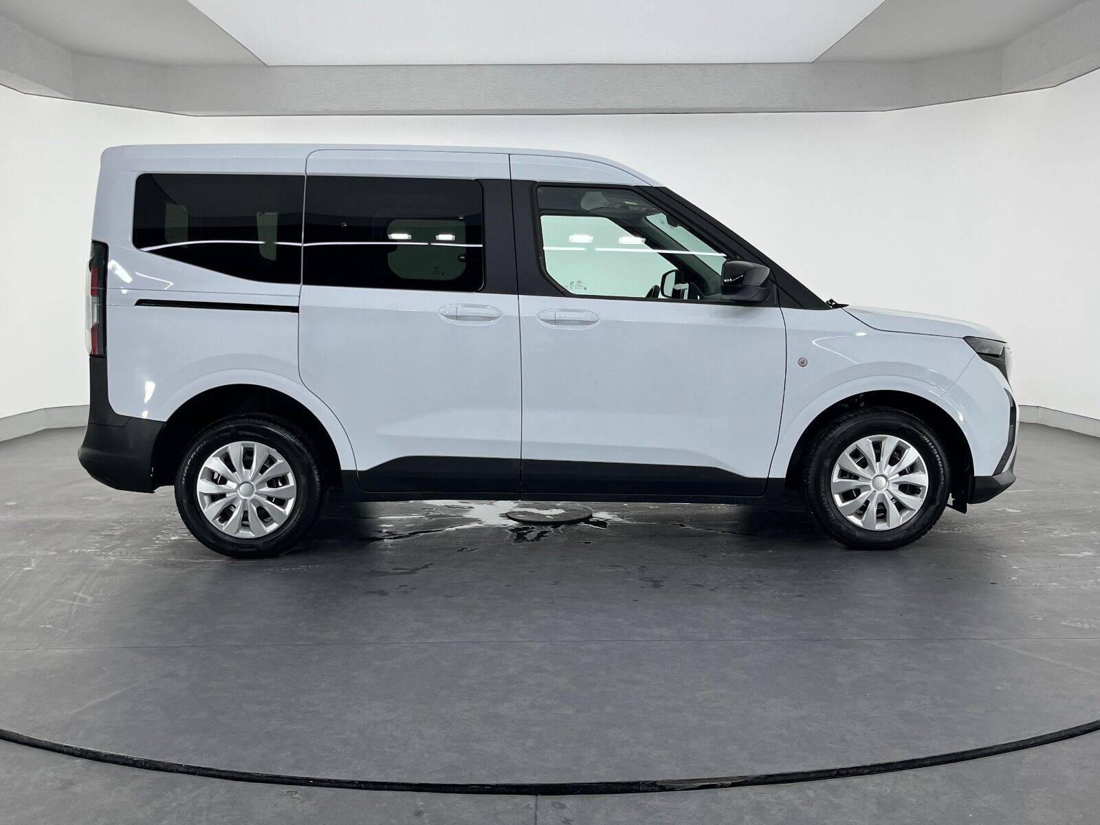 Ford Tourneo Courier Kombi 1.5 EcoBlue Deluxe - 2025 - Detay