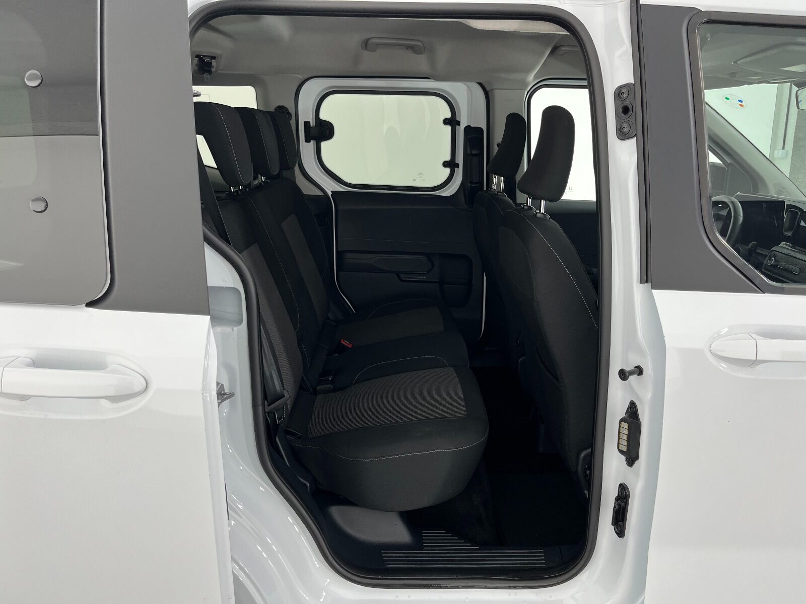 Ford Tourneo Courier Kombi 1.5 EcoBlue Deluxe - 2025 - Detay