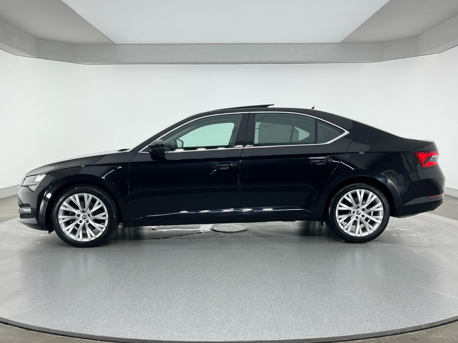 Skoda Superb Sedan 1.5 TSI ACT Prestige DSG - 2023 - Detay