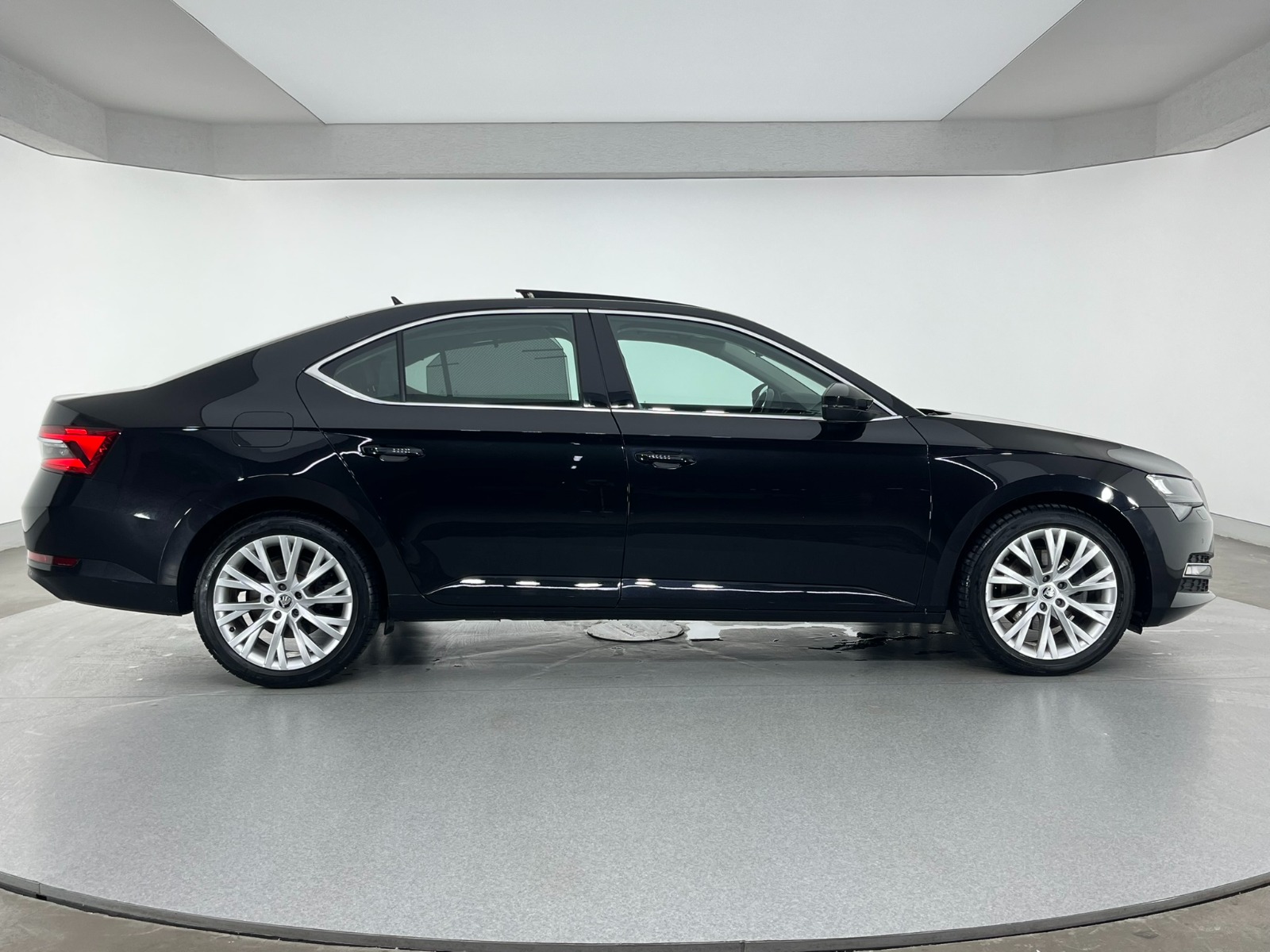 Skoda Superb Sedan 1.5 TSI ACT Prestige DSG - 2023 - Detay