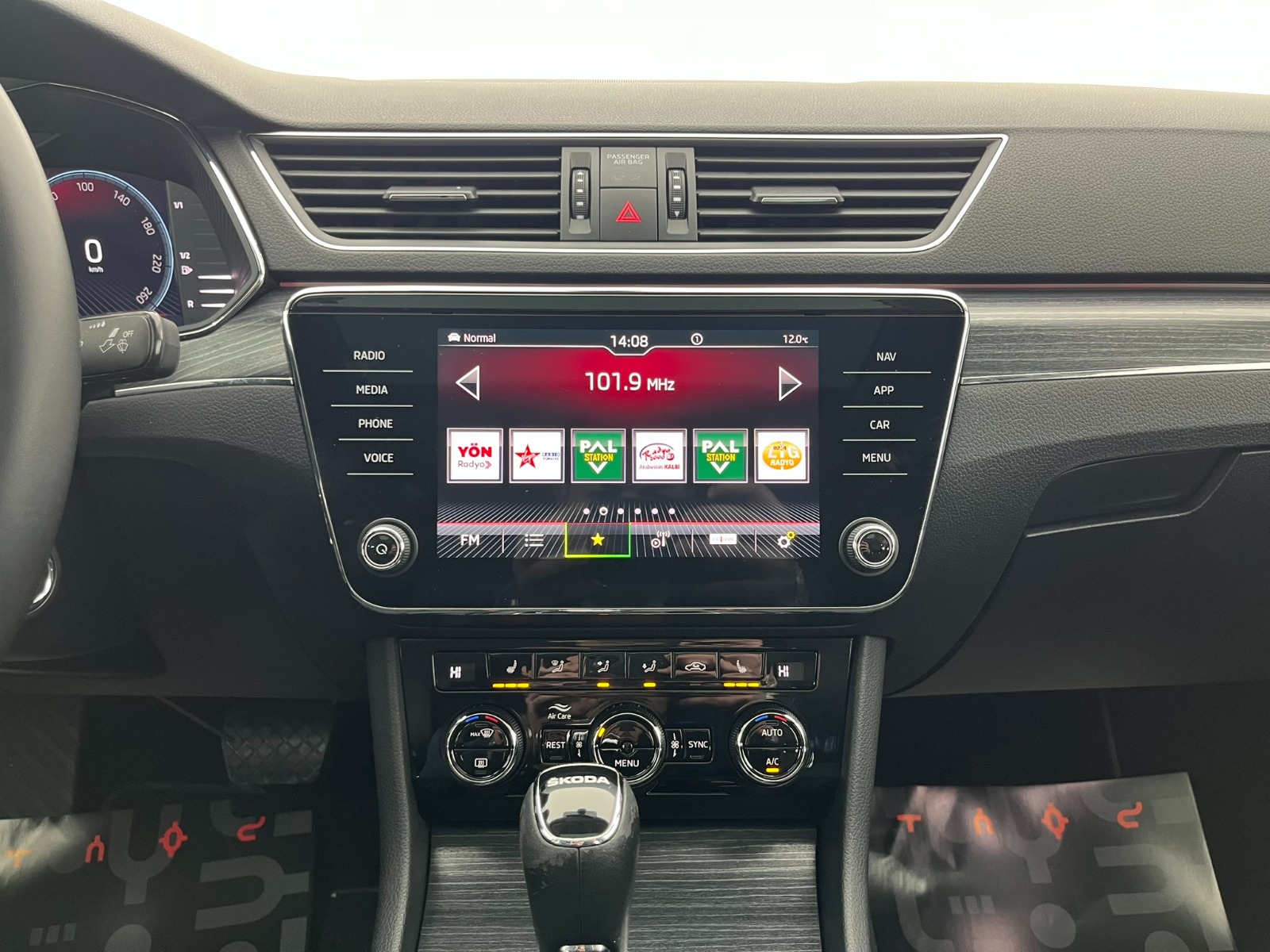 Skoda Superb Sedan 1.5 TSI ACT Prestige DSG - 2023 - Detay