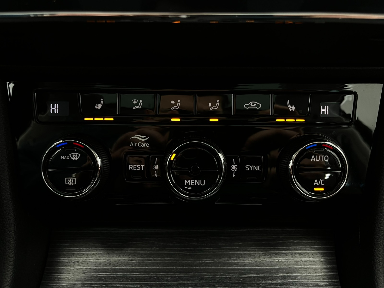 Skoda Superb Sedan 1.5 TSI ACT Prestige DSG - 2023 - Detay