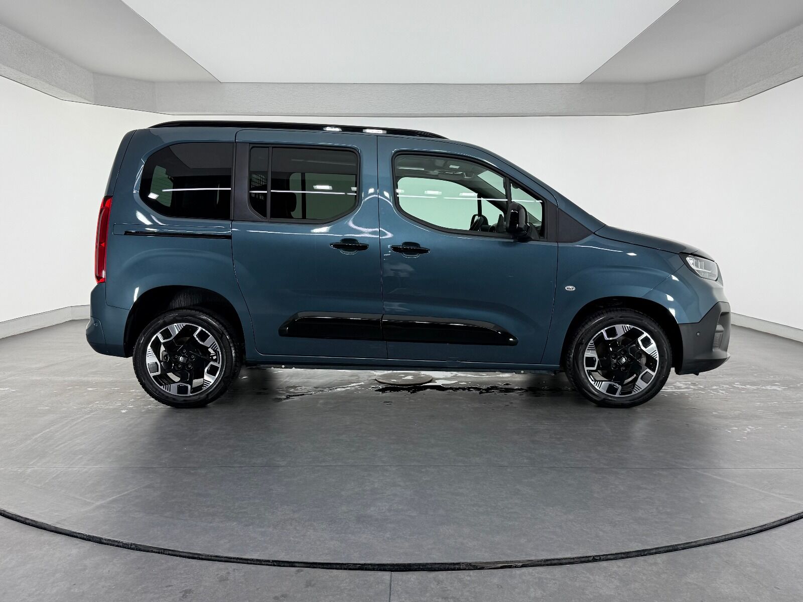 Fiat Doblo Combi 1.5 BlueHDİ Premio Plus - 2025 - Detay