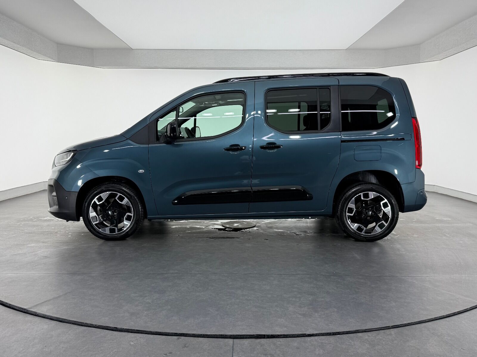 Fiat Doblo Combi 1.5 BlueHDİ Premio Plus - 2025 - Detay