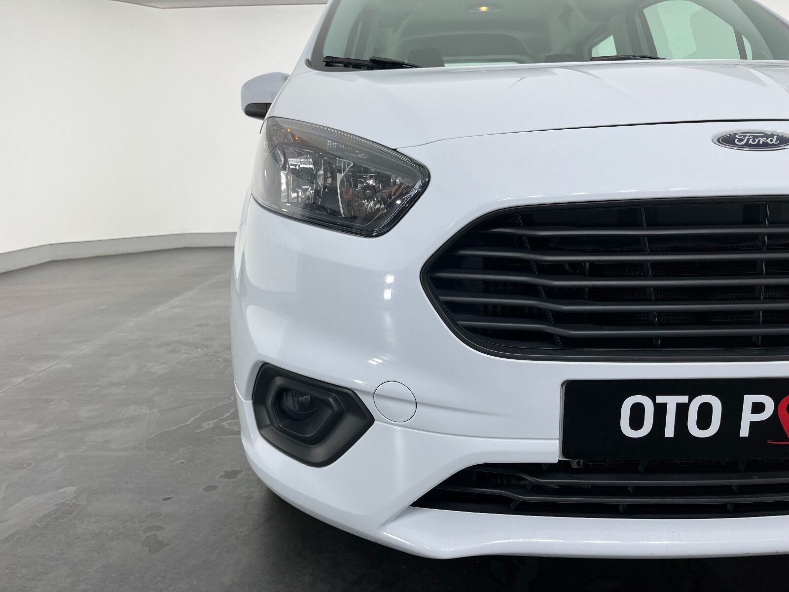 Ford Tourneo Courier 1.5 TDCI Deluxe - 2023 - Detay