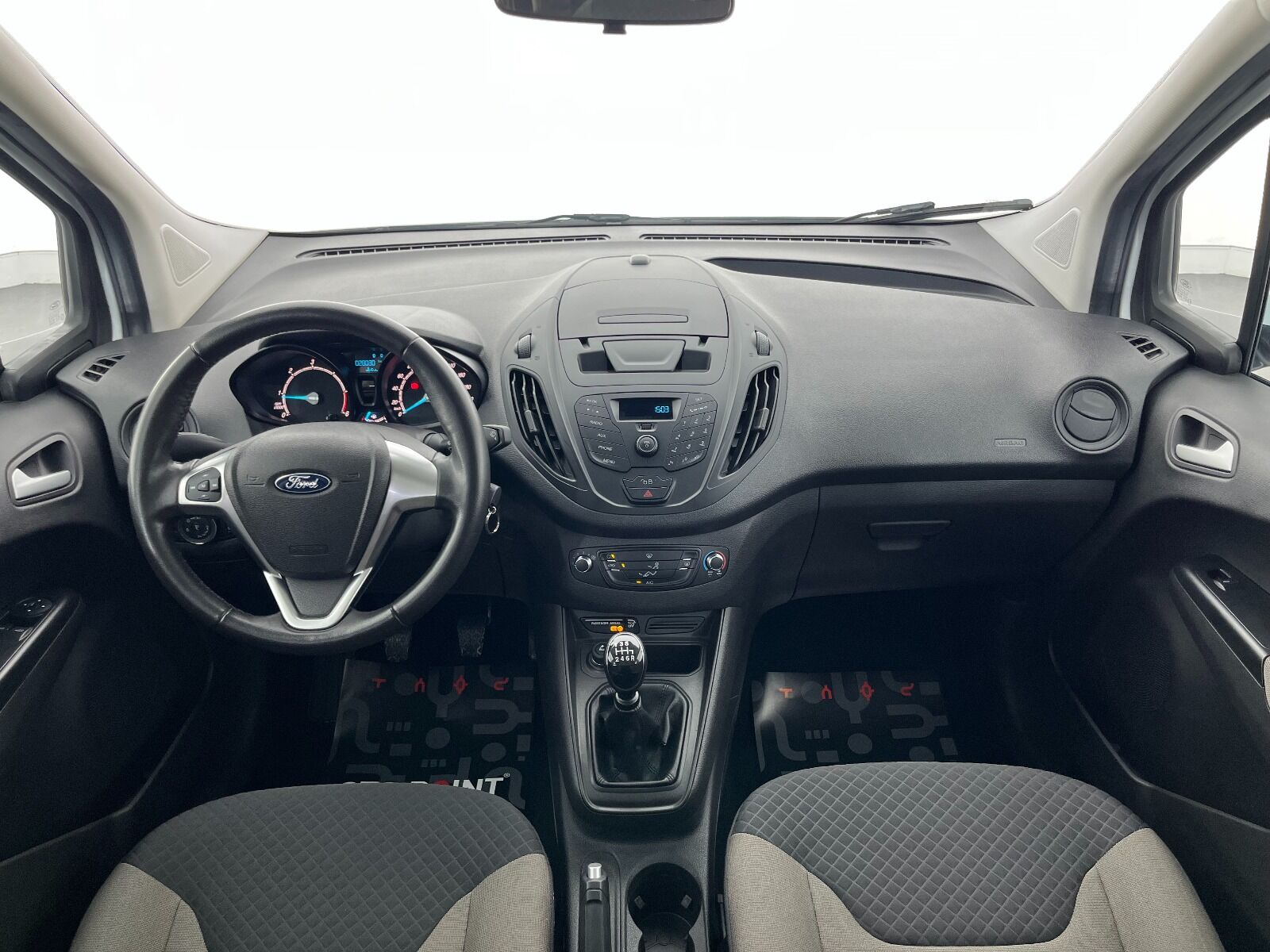 Ford Tourneo Courier 1.5 TDCI Deluxe - 2023 - Detay