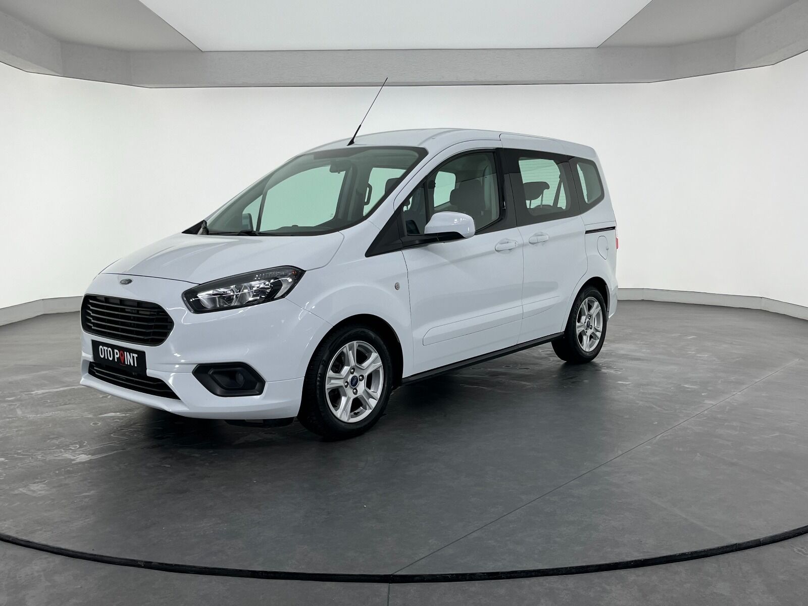 Ford Tourneo Courier 1.5 TDCI Deluxe - 2023 - Detay