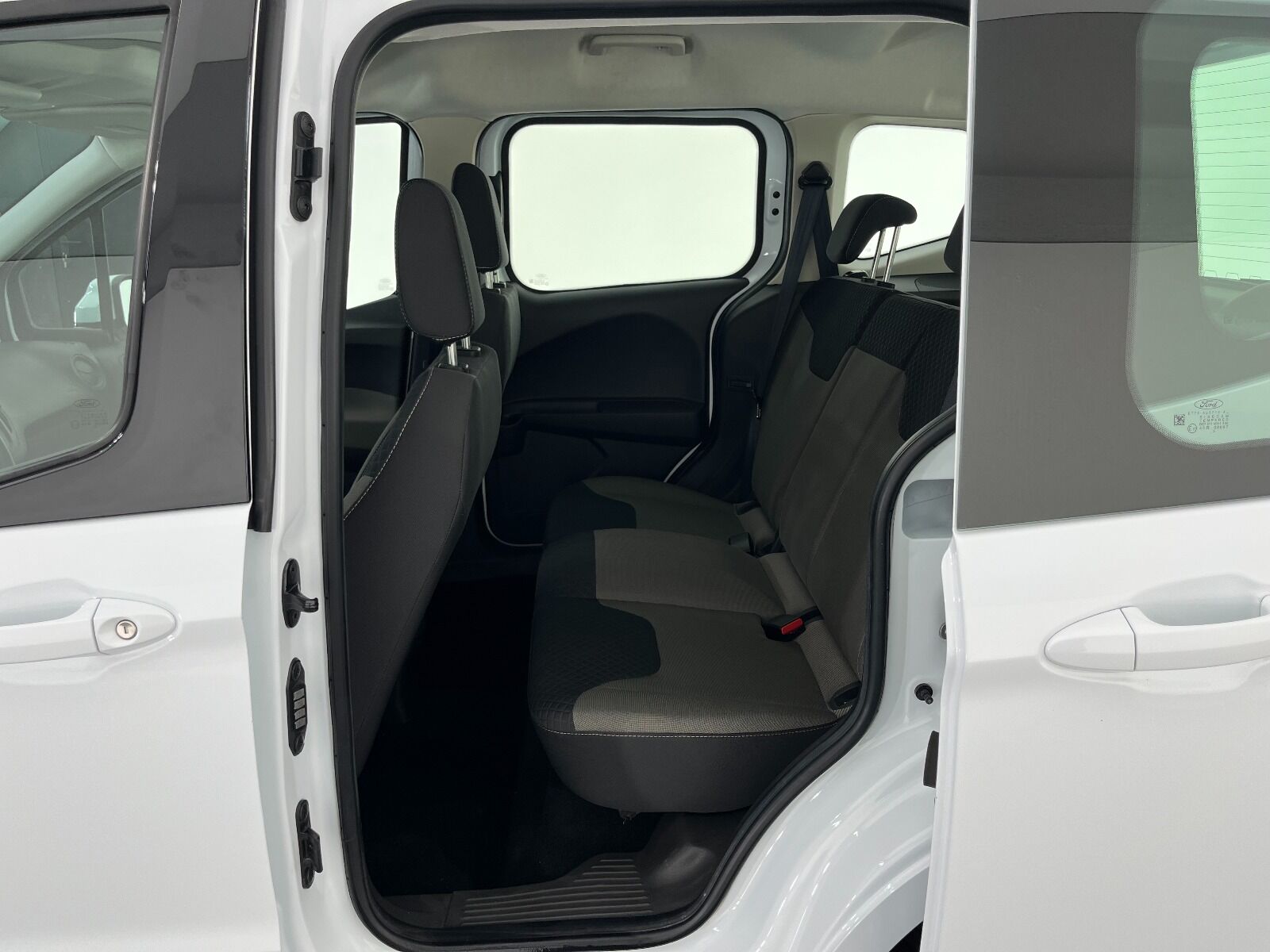 Ford Tourneo Courier 1.5 TDCI Deluxe - 2023 - Detay
