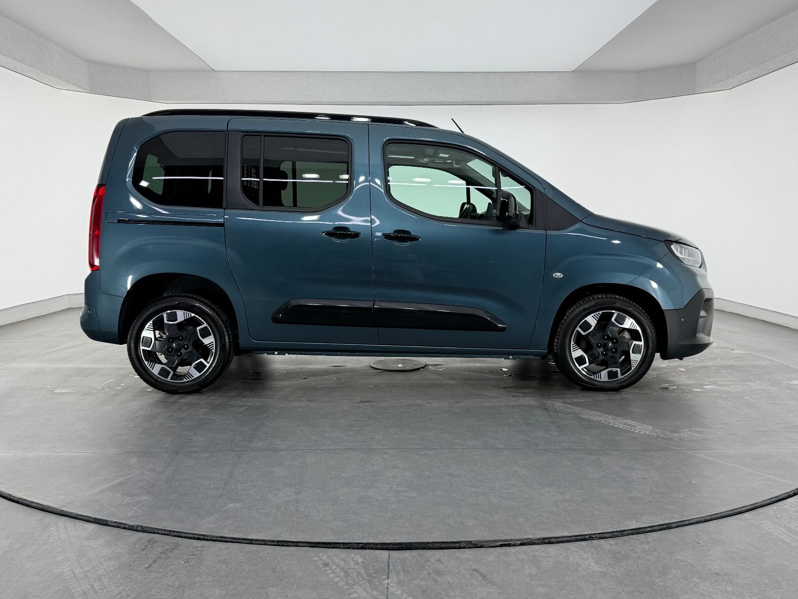 Fiat Doblo Combi 1.5 BlueHDİ Premio Plus - 2026 - Detay