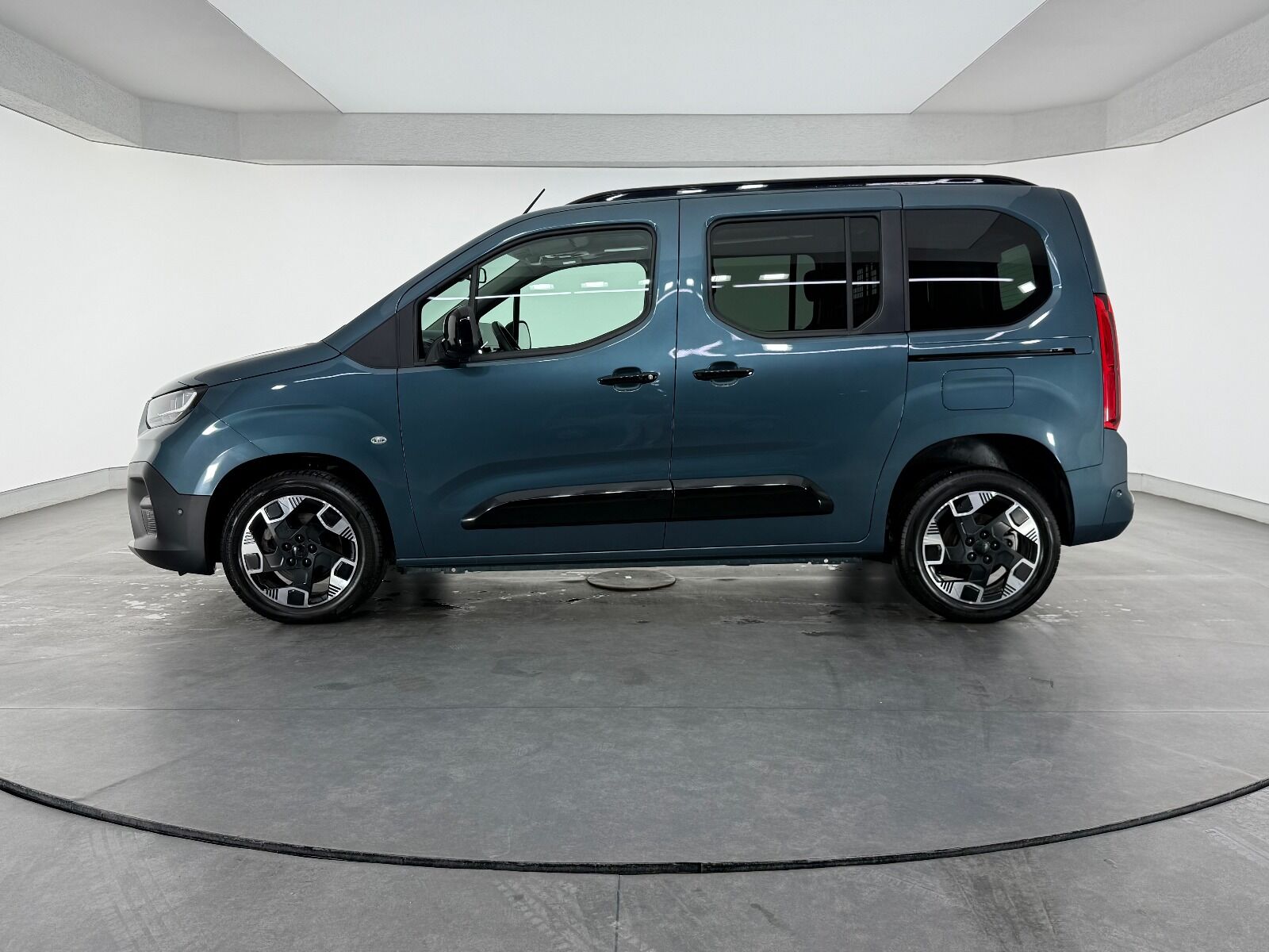 Fiat Doblo Combi 1.5 BlueHDİ Premio Plus - 2026 - Detay