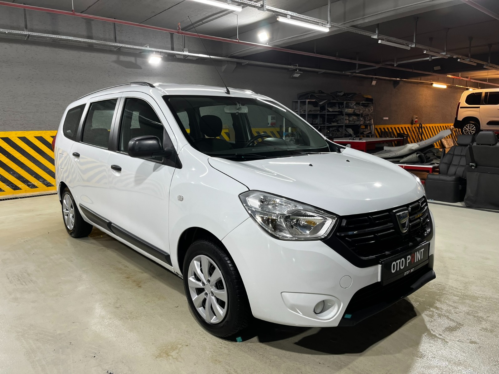 Dacia Lodgy MPV 1.5 BlueDCI Ambiance - 2021