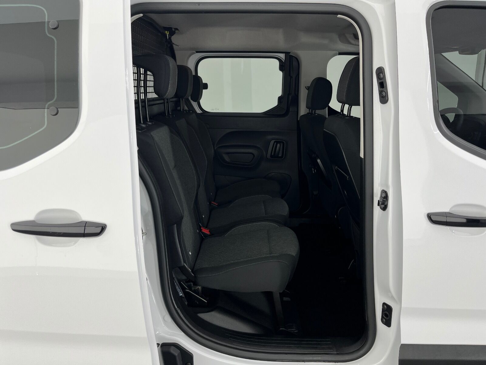 Opel Combo 1.5 D Essential - 2025 - Detay