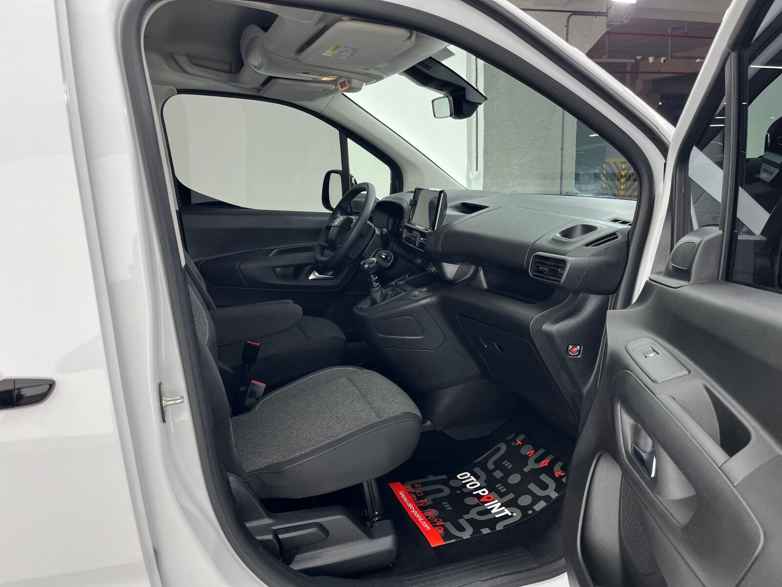 Opel Combo 1.5 D Essential - 2025 - Detay