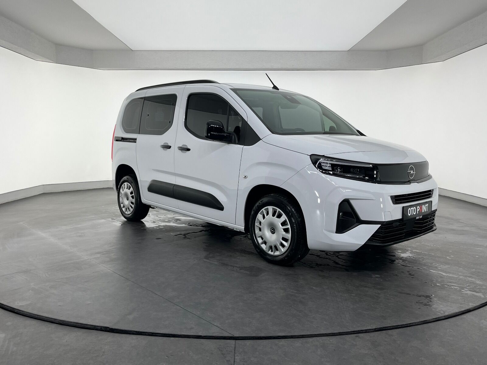 Opel Combo 1.5 D Essential - 2025 - Detay