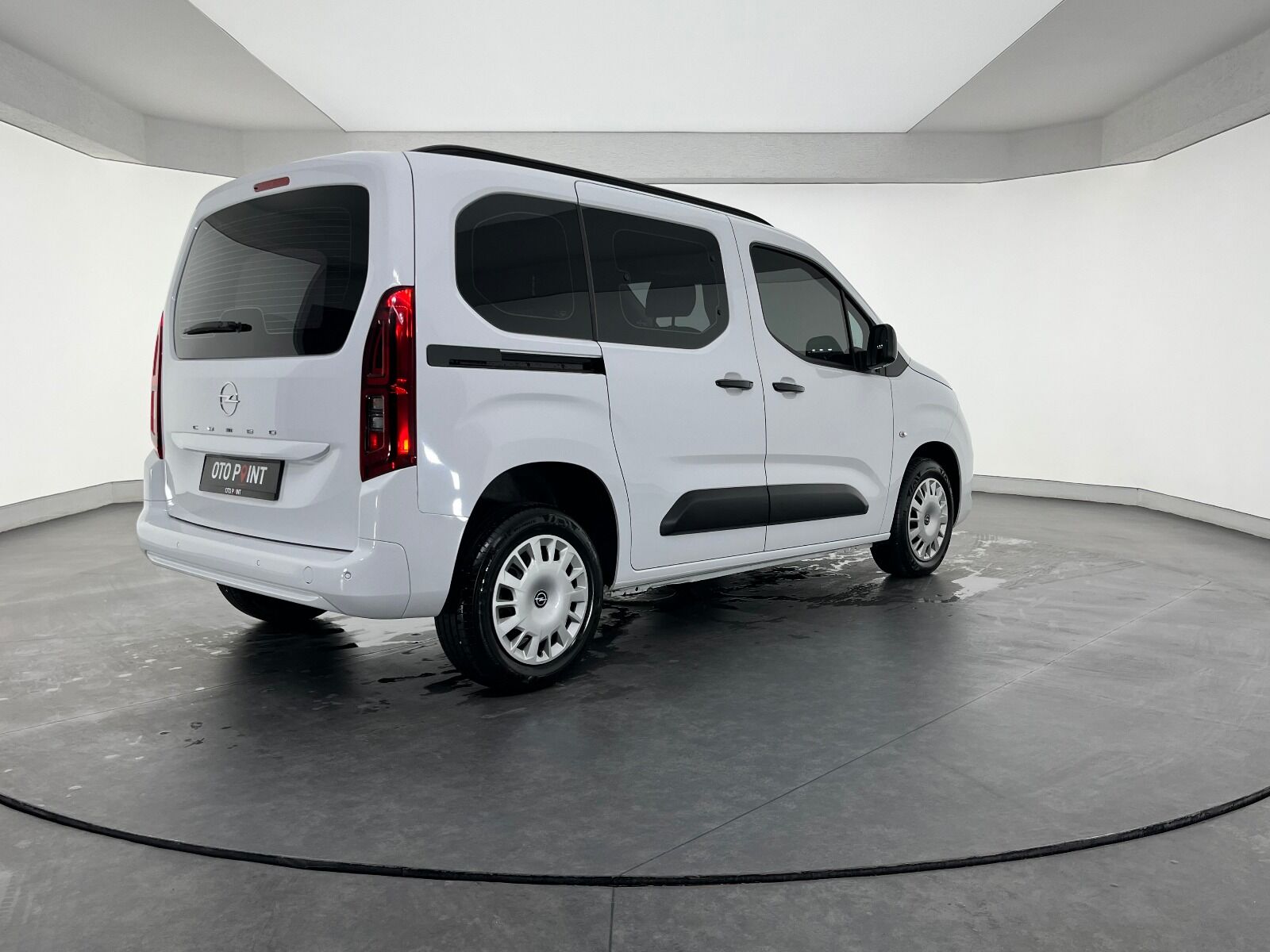 Opel Combo 1.5 D Essential - 2025 - Detay
