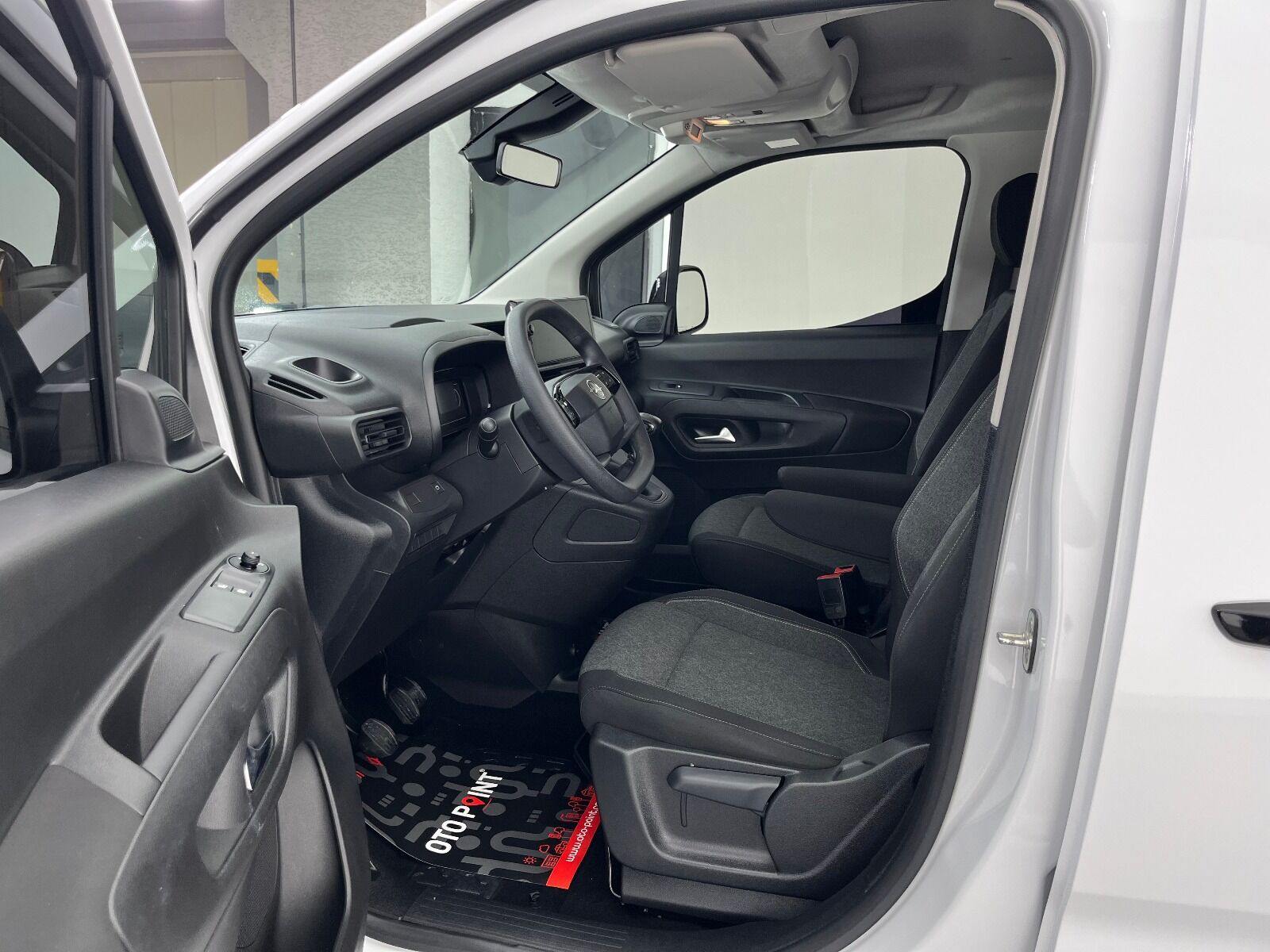 Opel Combo 1.5 D Essential - 2025 - Detay