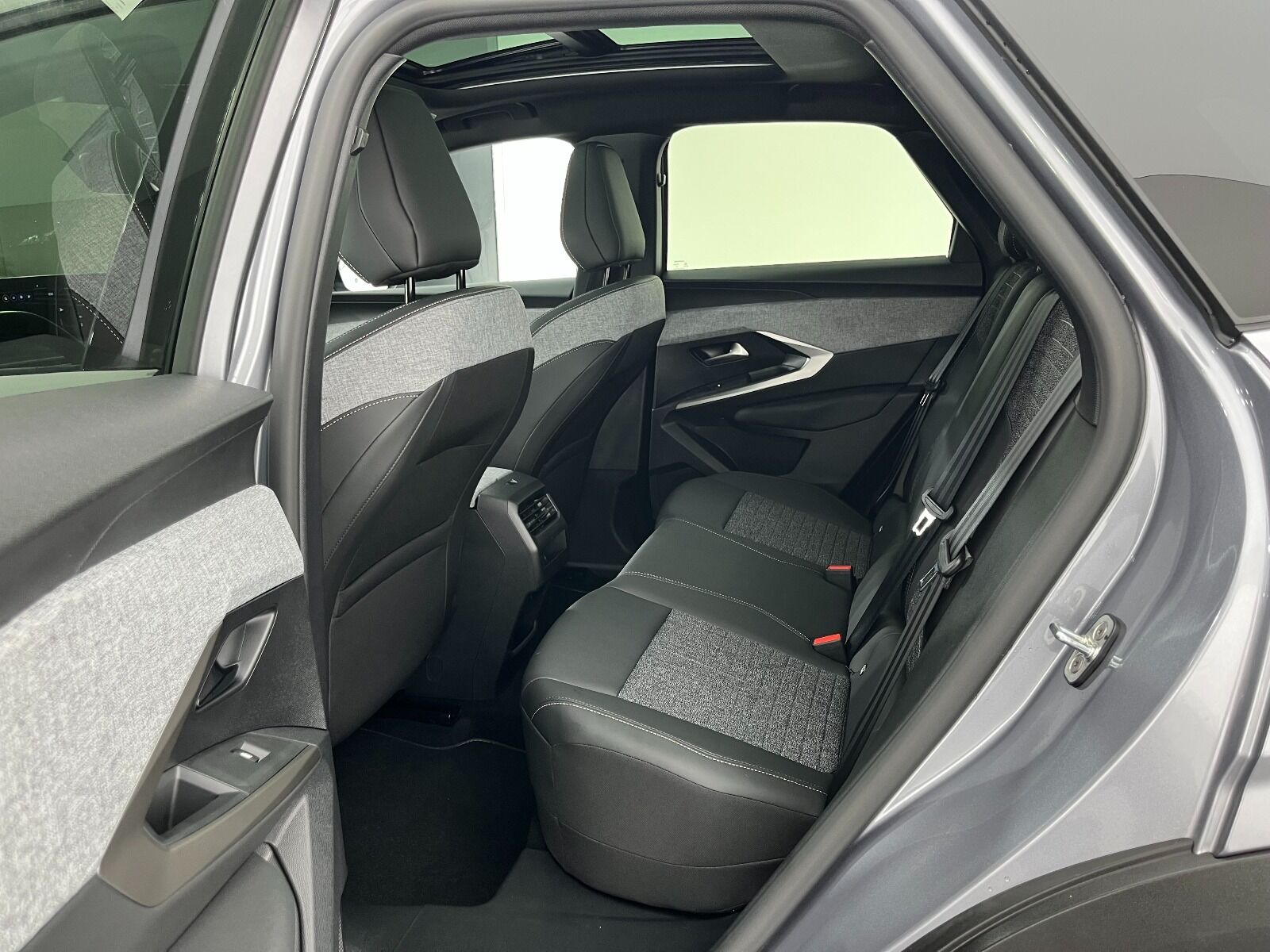 Peugeot 3008 Crossover 1.2 Hybrid Allure eDCS6 - 2025 - Detay