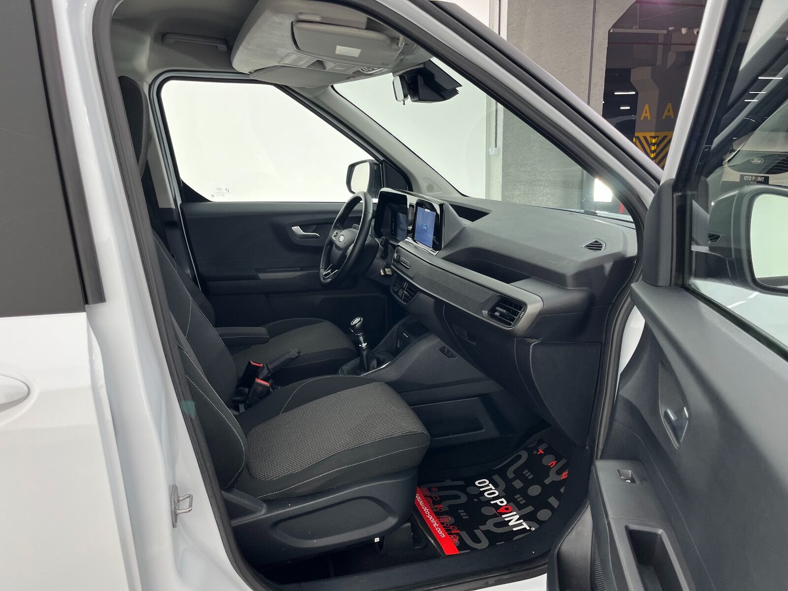 Ford Tourneo Courier Kombi 1.5 EcoBlue Deluxe - 2025 - Detay