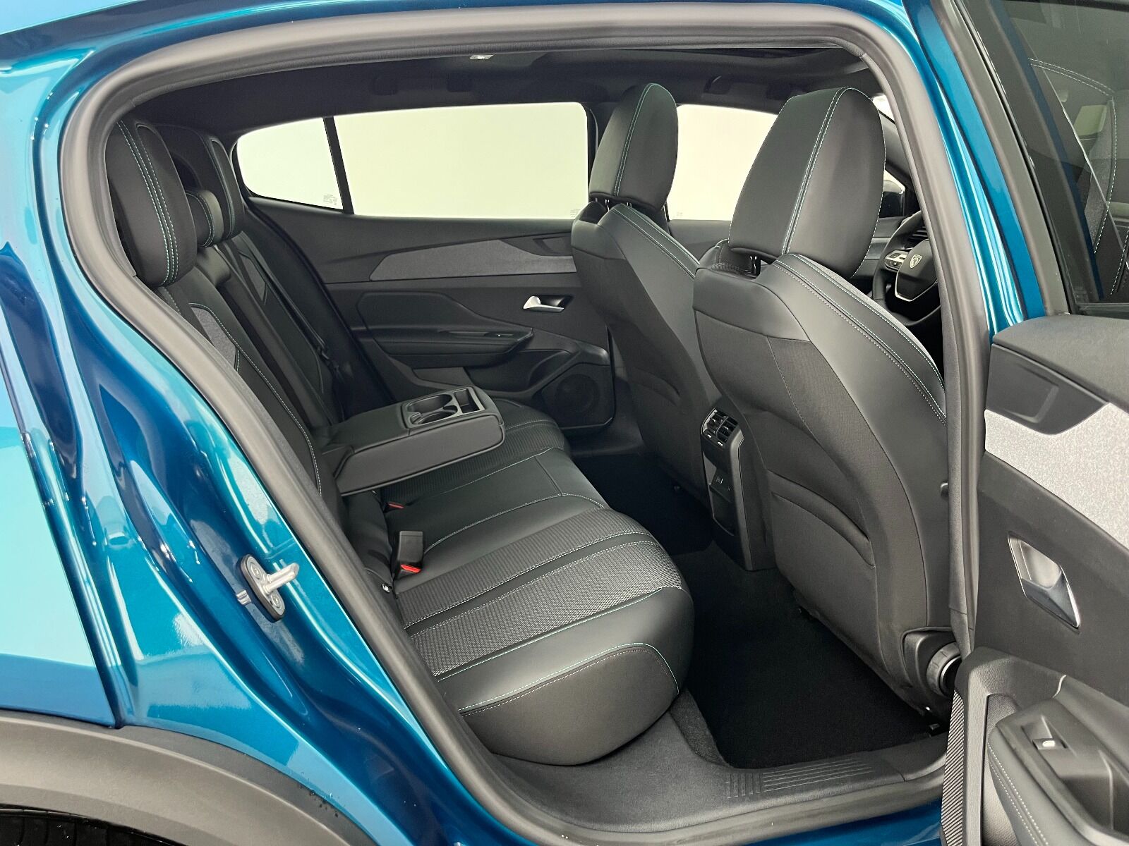 Peugeot 408 1.2 Puretech Allure EAT8 - 2025 - Detay