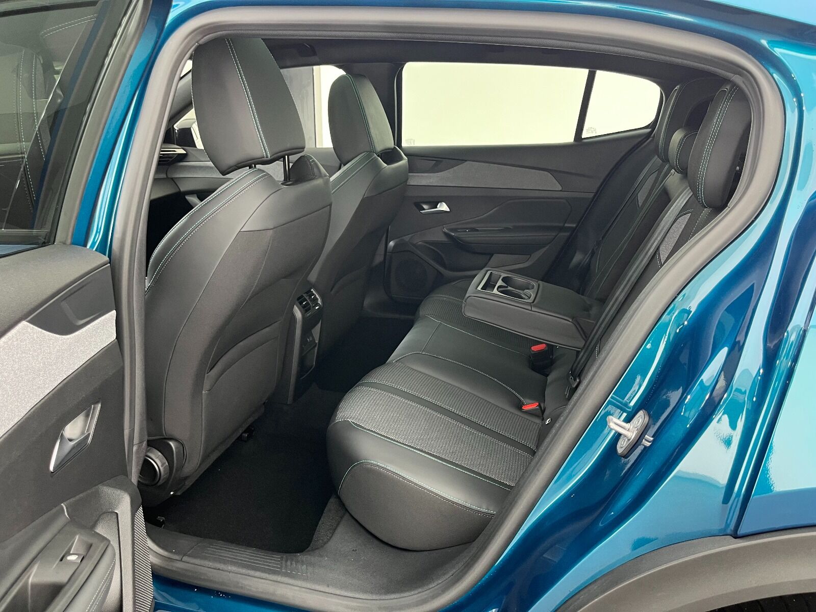 Peugeot 408 1.2 Puretech Allure EAT8 - 2025 - Detay