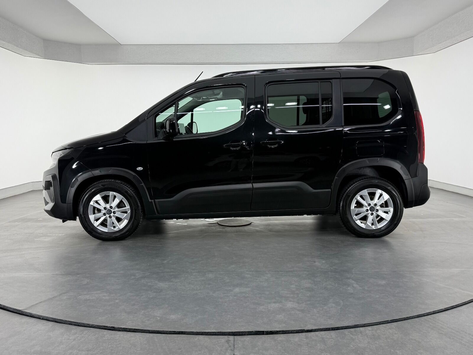 Peugeot Rifter 1.5 BlueHDI Allure EAT8 - 2025 - Detay