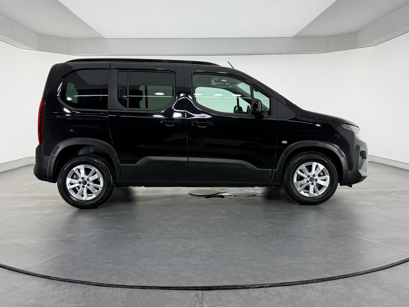Peugeot Rifter 1.5 BlueHDI Allure EAT8 - 2025 - Detay