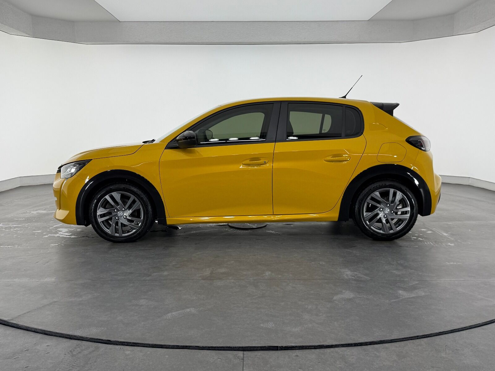 Peugeot 208 1.2 Puretech Active Prime EAT8 - 2022 - Detay