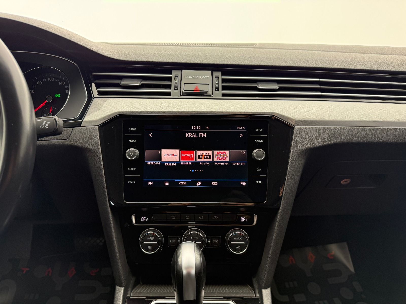 Volkswagen Passat 2.0 TDI BMT Business DSG - 2020 - Detay