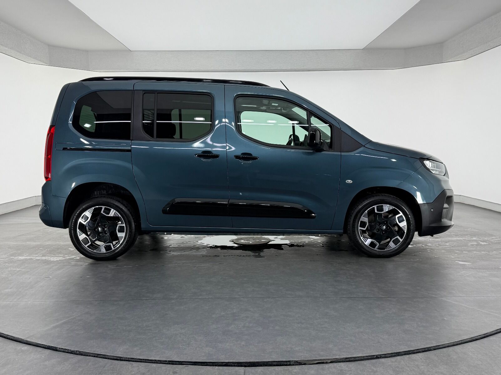 Fiat Doblo Combi 1.5 BlueHDİ Premio Plus - 2025 - Detay