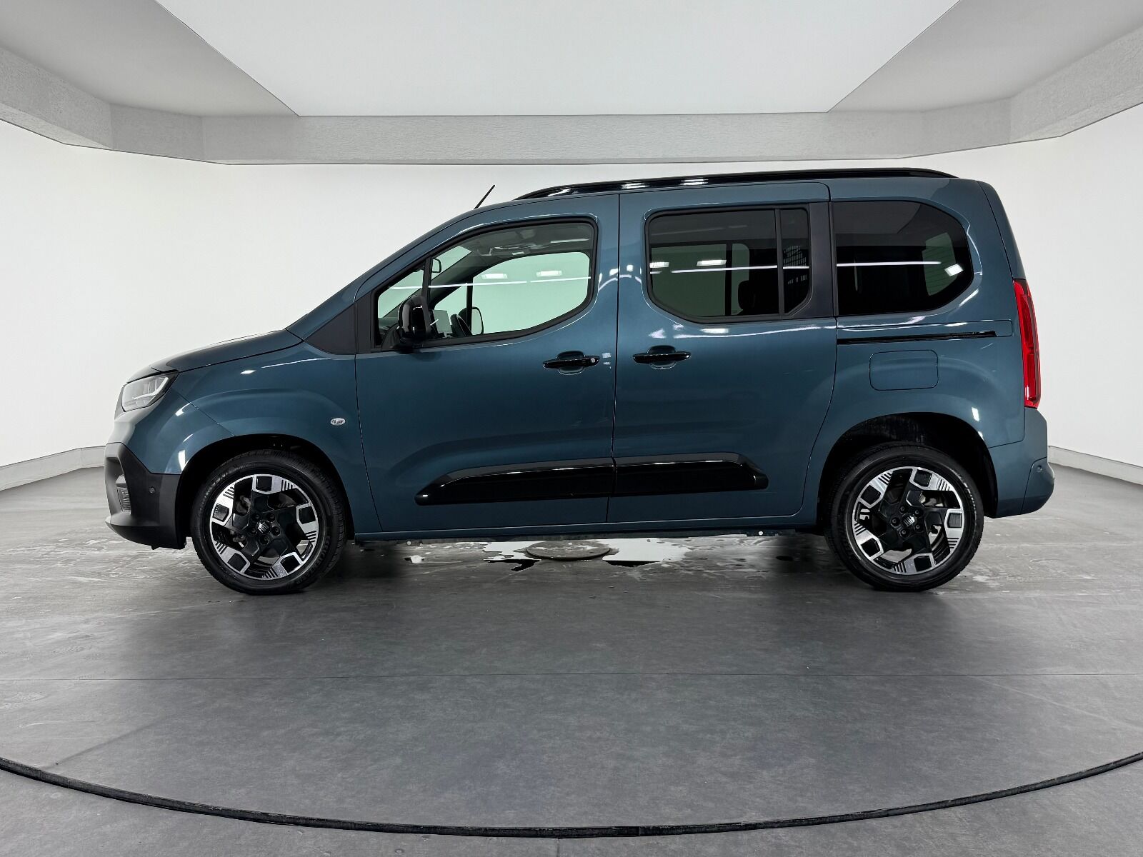 Fiat Doblo Combi 1.5 BlueHDİ Premio Plus - 2025 - Detay