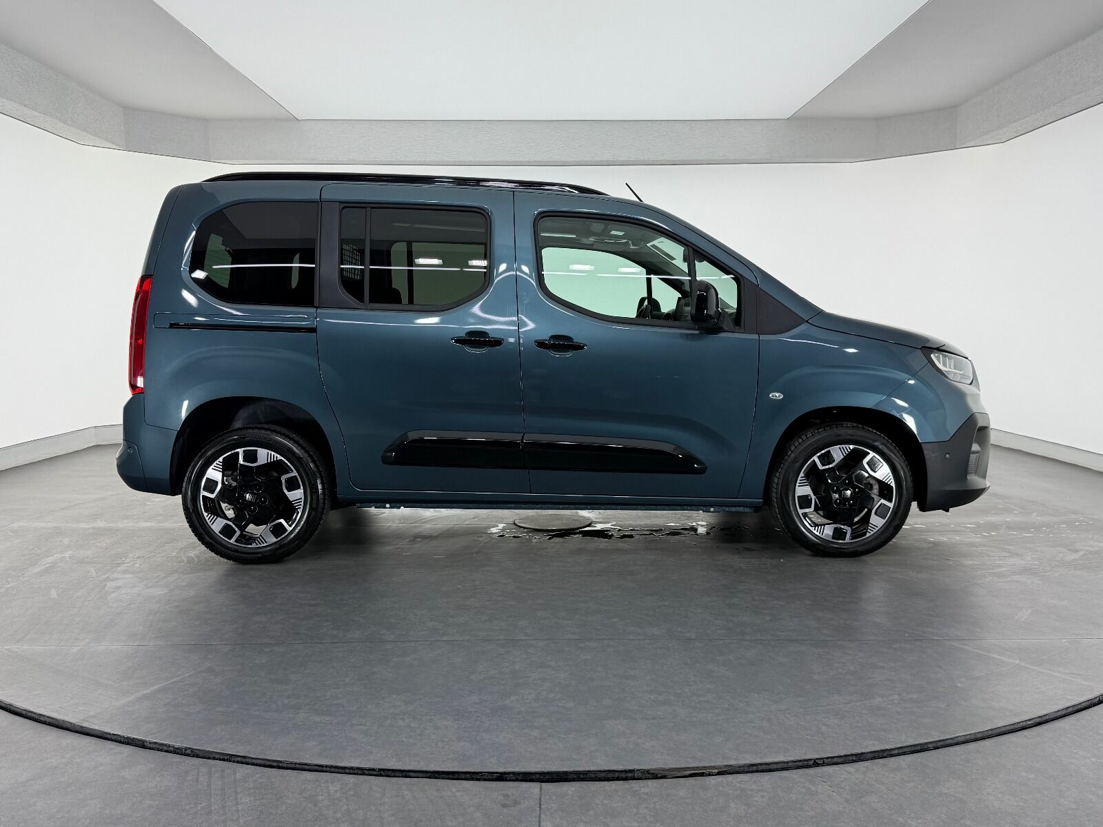Fiat Doblo Combi 1.5 BlueHDİ Premio Plus - 2025 - Detay