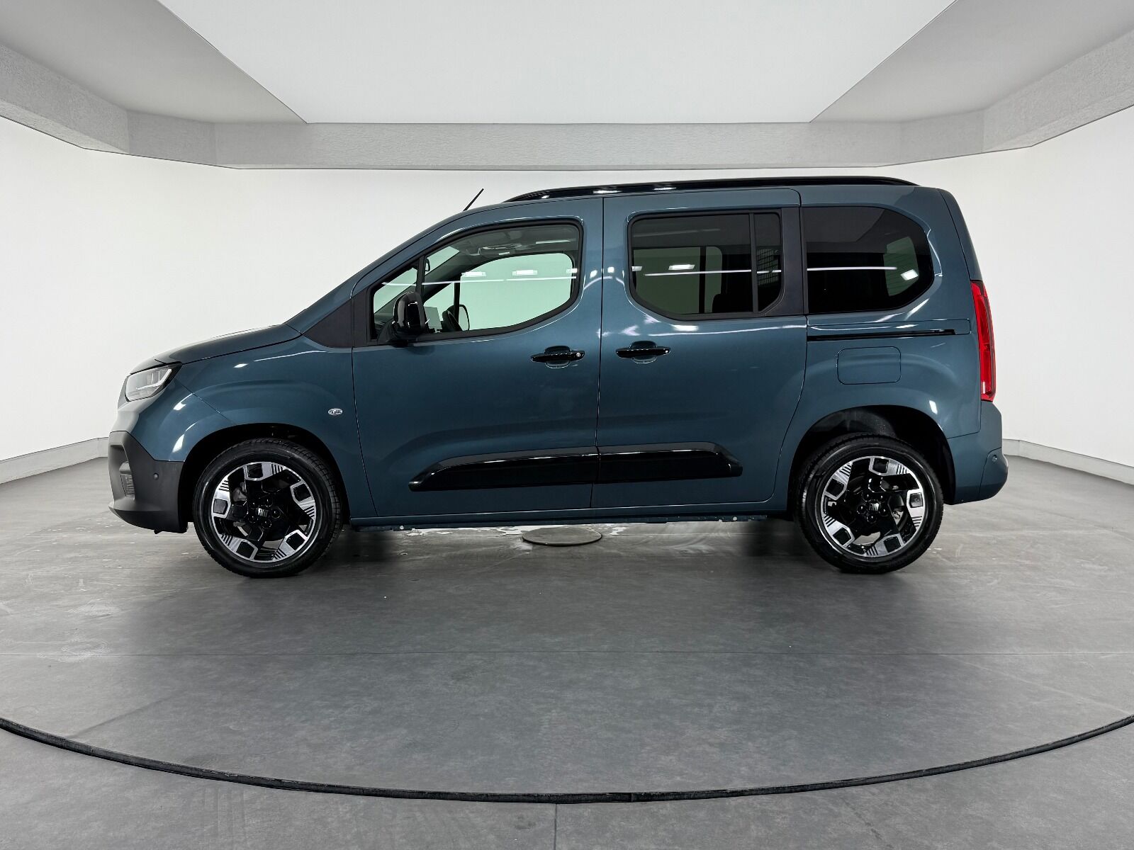 Fiat Doblo Combi 1.5 BlueHDİ Premio Plus - 2025 - Detay