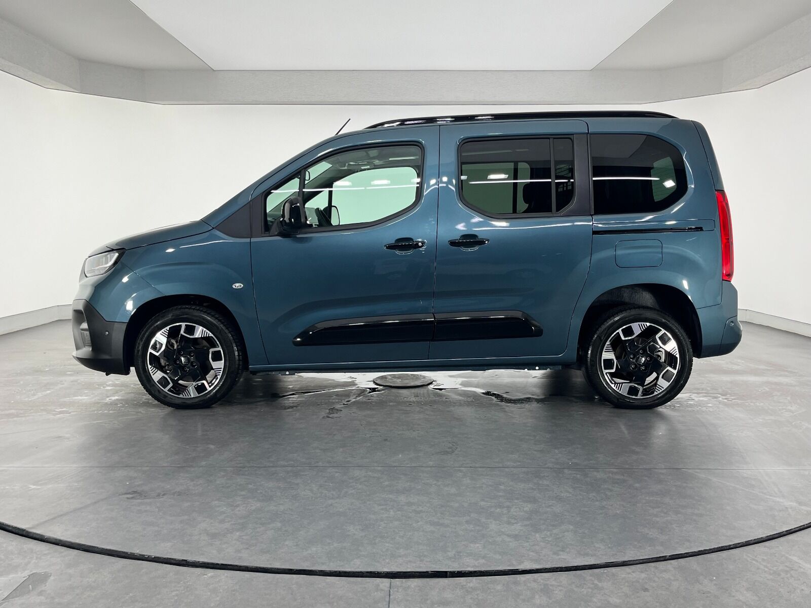Fiat Doblo Combi 1.5 BlueHDİ Premio Plus - 2025 - Detay