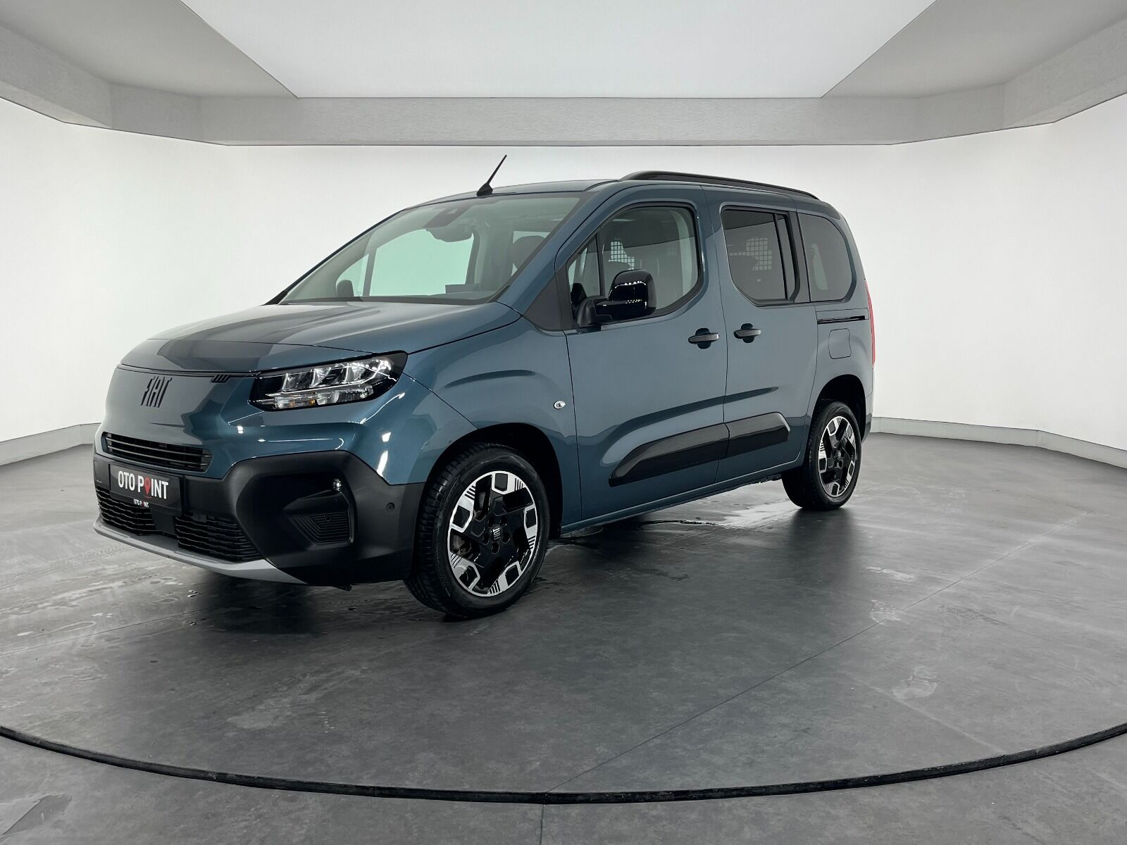 Fiat Doblo Combi 1.5 BlueHDİ Premio Plus - 2025 - Detay