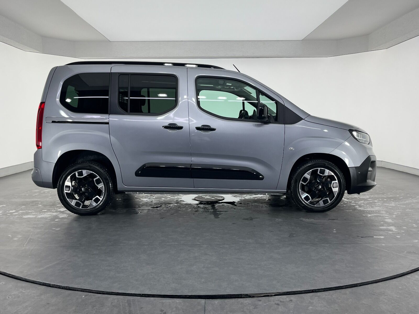 Fiat Doblo Combi 1.5 BlueHDI Premio Plus Otomatik - 2025 - Detay