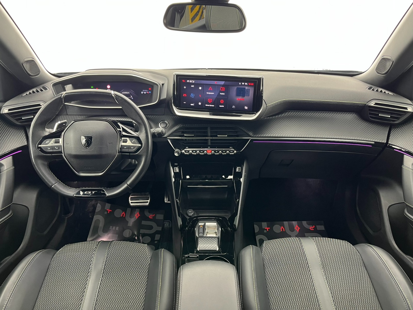 Peugeot 2008 Crossover 1.2 PureTech GT EAT8 - 2024 - Detay