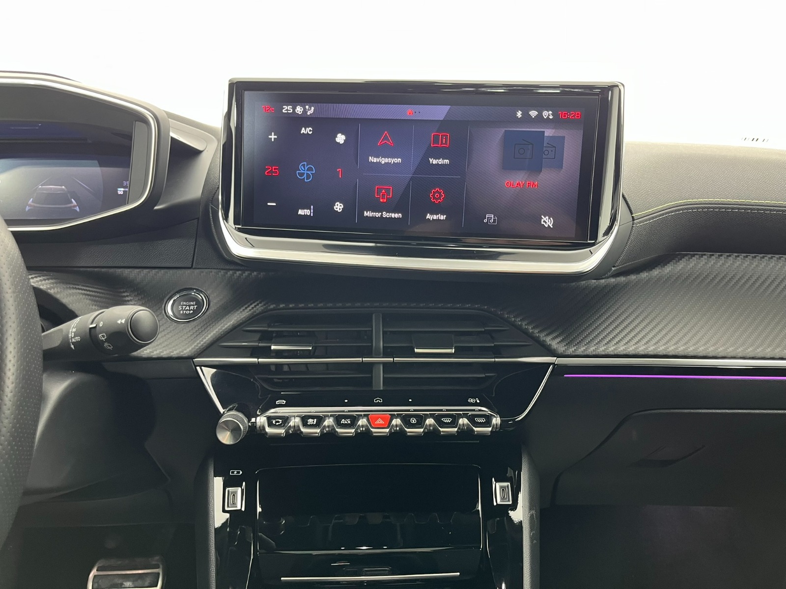 Peugeot 2008 Crossover 1.2 PureTech GT EAT8 - 2024 - Detay