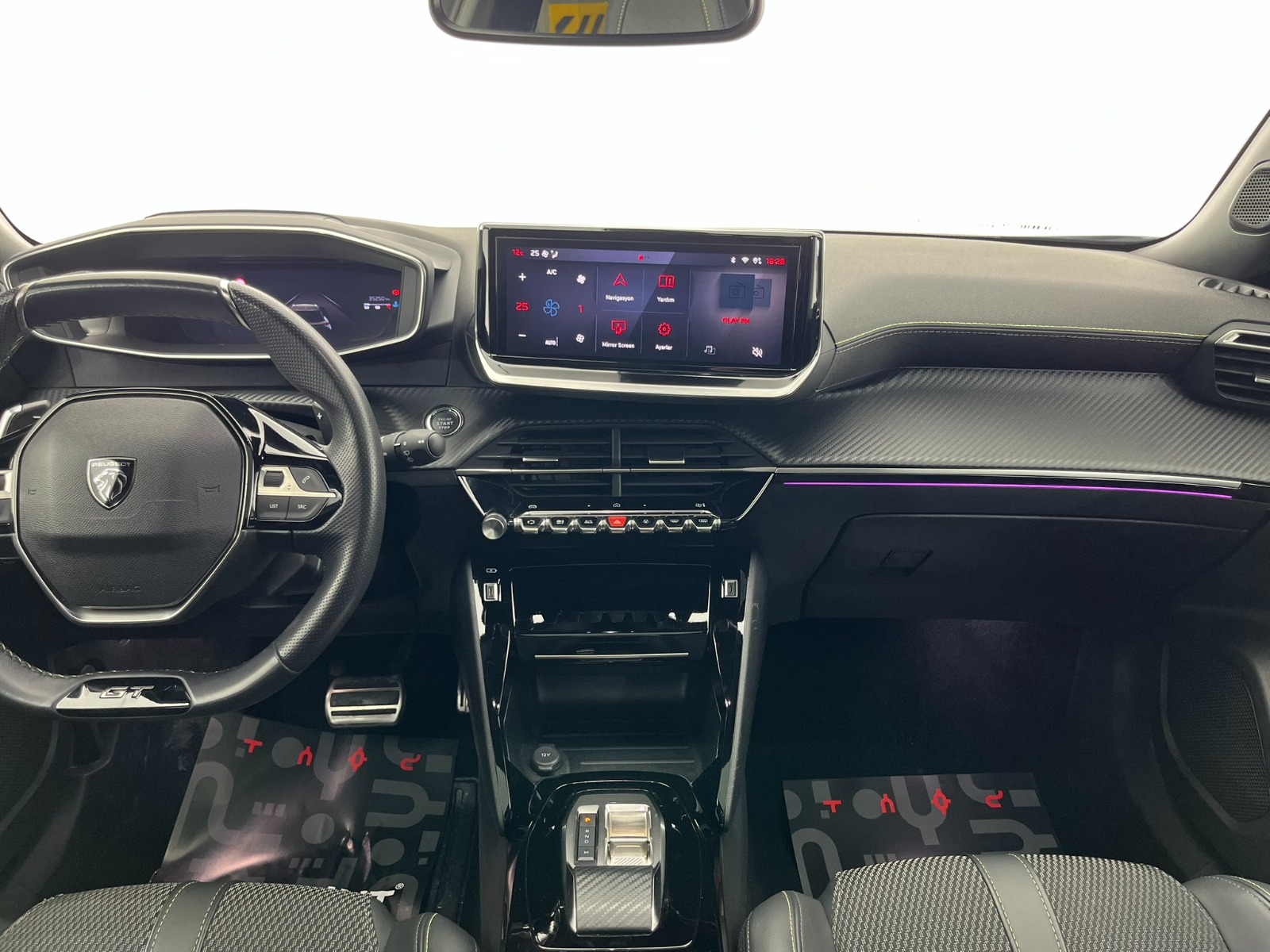 Peugeot 2008 Crossover 1.2 PureTech GT EAT8 - 2024 - Detay